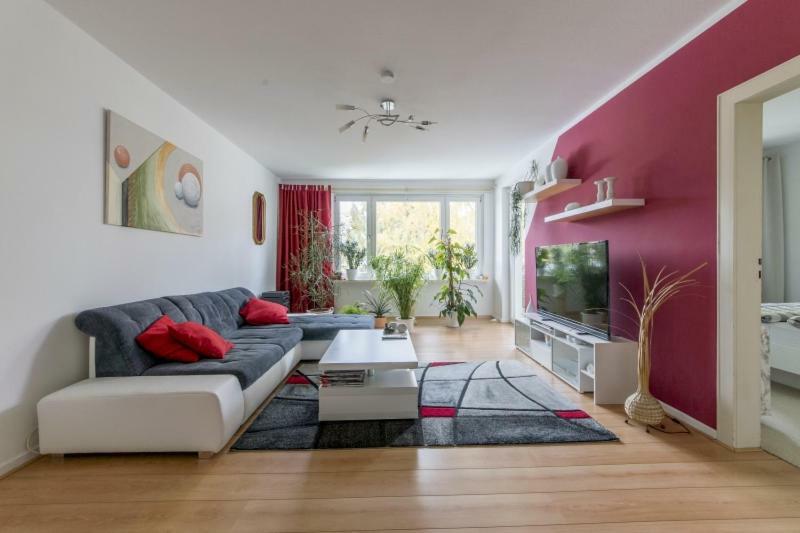 Private Apartment *